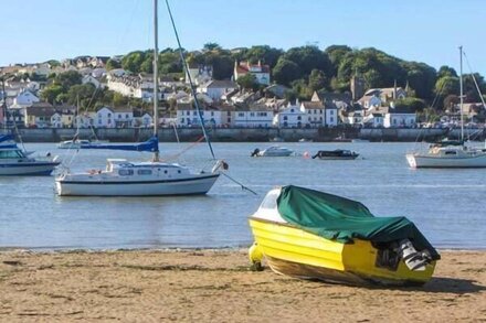 WOODSIDE, family friendly, luxury holiday cottage in Bideford