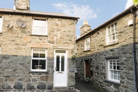 CAE TANWS BACH, pet friendly in Dolgellau