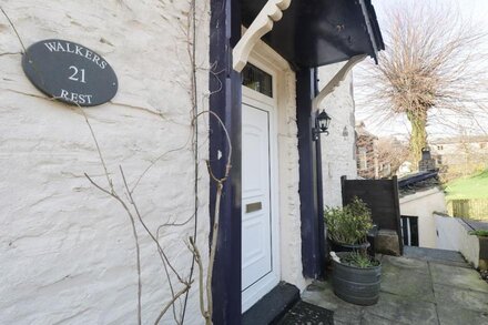 WALKERS REST, pet friendly, with a garden in Bowness-On-Windermere