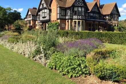 Luxury Apartment at The Manor