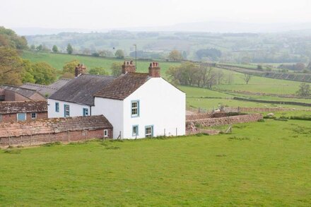 Splendid 6 Bedroom Farmhouse with Breathtaking Views across the Eden Valley