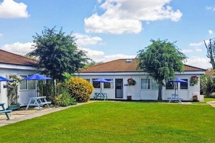 The Cove, 2 Bedroom Chalet on the 4* Welcome Holiday Park, Dawlish Warren