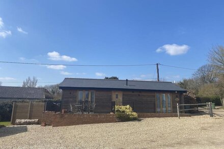 Beautifull log cabin set on a working farm in the heart of the Kent Countryside