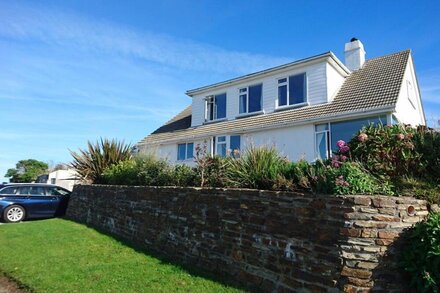 Coastpath, sea views, fire.  Indoor pool subject to rules