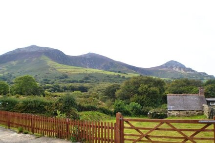 Penlon Cottage Trefor - Family Holidays Only