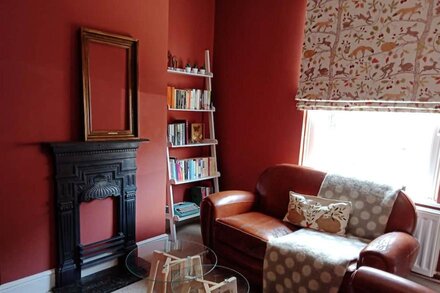 Victorian terraced house with two en-suite bedrooms