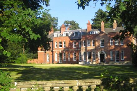 Woodhall Spa Manor - Stylish Secret escape