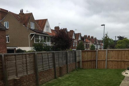 Bluebell Corner Holiday Home in Sheringham walk to beach and steam railway