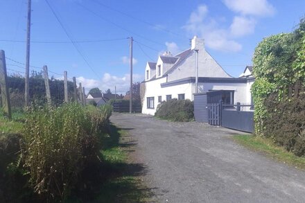 Ochil Cottage In Bannockburn, close to Stirling.