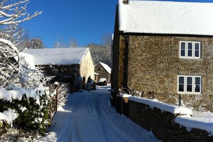 Stylish cottage near to Bruton, Glastonbury and Wells