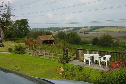 Lovely Views, Walking, Fishing, Close to Rye and a Short Drive to Camber Sands