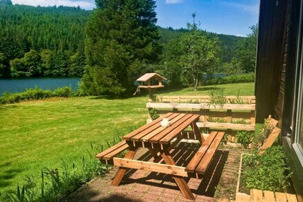 Gleann Albainn Loch side Lodge