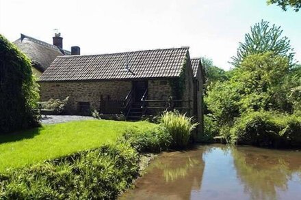 THE MILL, pet friendly, character holiday cottage in Bicknoller