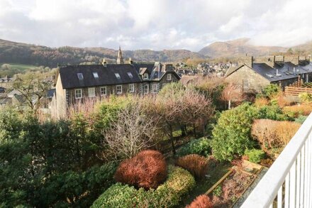 TODD CRAG VIEW, family friendly in Ambleside