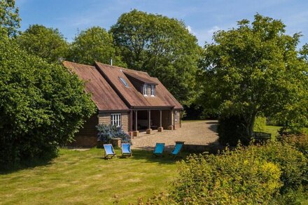 Hockerhill Barn - Two Bedroom House, Sleeps 4