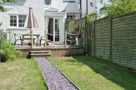 ENFIELD, family friendly, character holiday cottage in Porlock