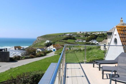 TRELAWNS, family friendly, character holiday cottage in Mawgan Porth