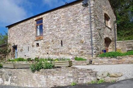 VIRVALE BARN, pet friendly, character holiday cottage in Combe Martin