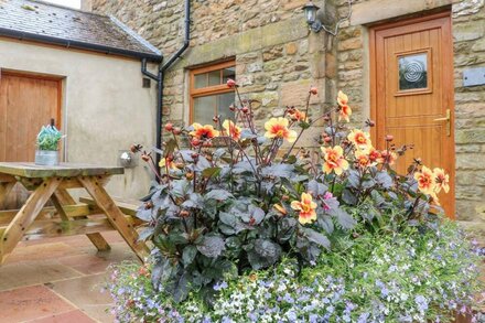 THE BARN COTTAGE, pet friendly, with open fire in Hexham