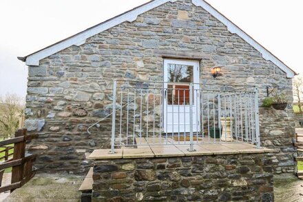 THE STABLE, pet friendly, character holiday cottage in Aberaeron