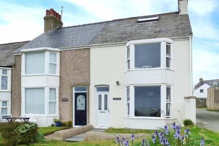 SANDY BANK, pet friendly, country holiday cottage in Rhosneigr