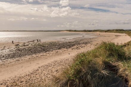 ROCK ROSE, pet friendly, with a garden in Beadnell