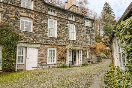 THE OLD LAUNDRY, pet friendly, luxury holiday cottage in Ambleside