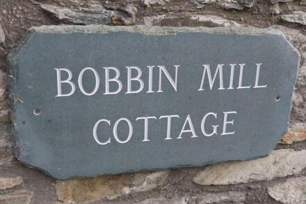 BOBBIN MILL COTTAGE, pet friendly, with a garden in Crosthwaite