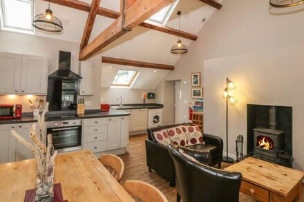 HEN BLAS, pet friendly, with open fire in Aberdaron