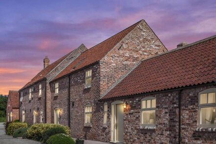 High Barn, Beverley. Quality barn conversion with great views  - 6 bedrooms