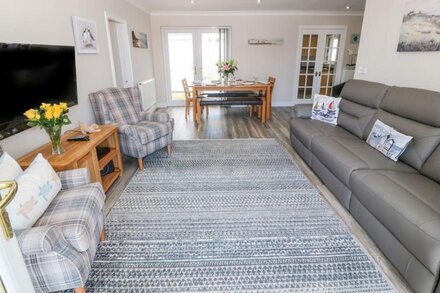 ST WINIFREDS, pet friendly, with a garden in Rhosneigr