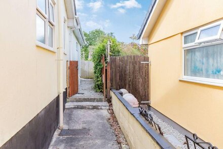 19 CORMORANT DRIVE (THE ANNEXE), with a garden in St. Austell