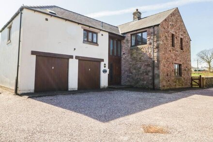 HUNTERS CHASE, family friendly, luxury holiday cottage in Penrith