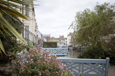 6 ABBEY TERRACE, family friendly, character holiday cottage in Whitby