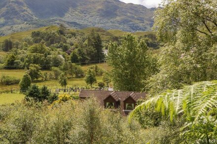 COOINDA FLAT, country holiday cottage in Mallaig