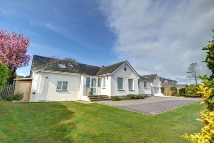 Quillets - Five Bedroom House, Sleeps 9