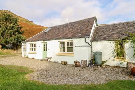 MULLACH, pet friendly, with a garden in Ardfern