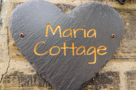 MARIA COTTAGE, family friendly, with a garden in Haworth