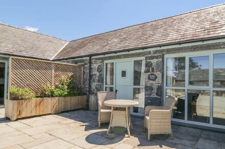 BWTHYN BACH, pet friendly, luxury holiday cottage in Talybont