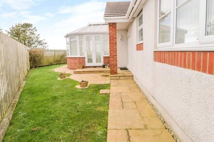 LLECYN BRAF, pet friendly, country holiday cottage in Amlwch