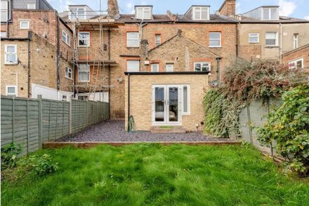 Lovely 2 bed garden flat near Tulse Hill station