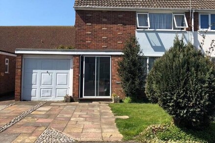 Idyllic 3-bed house | 5-min from Channel Tunnel