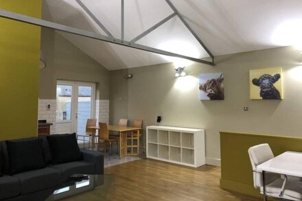 A Stunning Warehouse Conversion. Dog Friendly