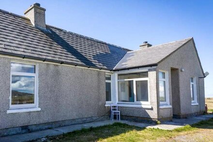 2 bedroom accommodation in Stoneybridge, Isle of South Uist