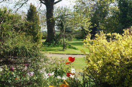 Fabulous 8 bedroom Edwardian country house set in 3 acres with own tennis court