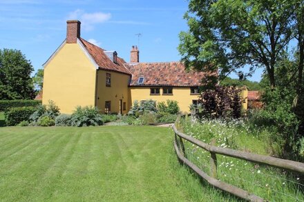 Grove Farm - 4 beautifully converted holiday homes sleeping up to 27 people