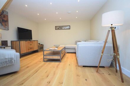 The Dairy , Emsworth  -  a barn conversion that sleeps 4 guests  in 2 bedrooms