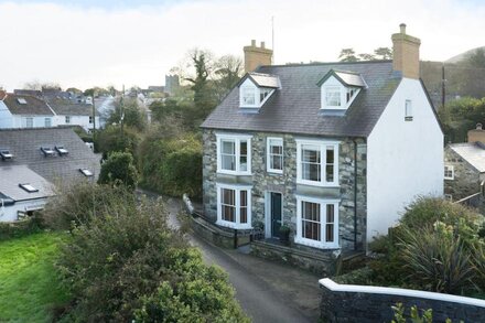 A gorgeous space to gather friends and family by the sea