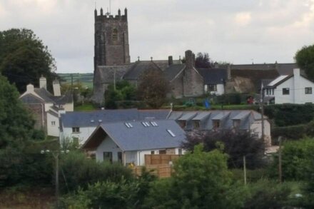 Beautiful luxury cosy village cottage near Woolacombe and Croyde beaches