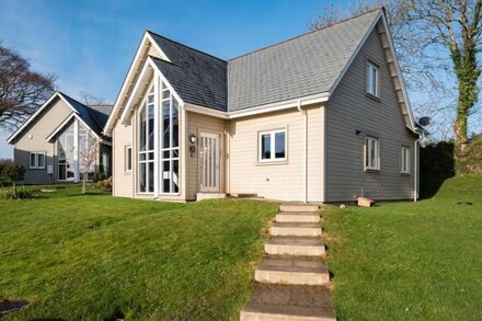 Luxury 4 bed detached villa, minimum 3 bathrooms, large open plan lounge/kitchen/dining area.